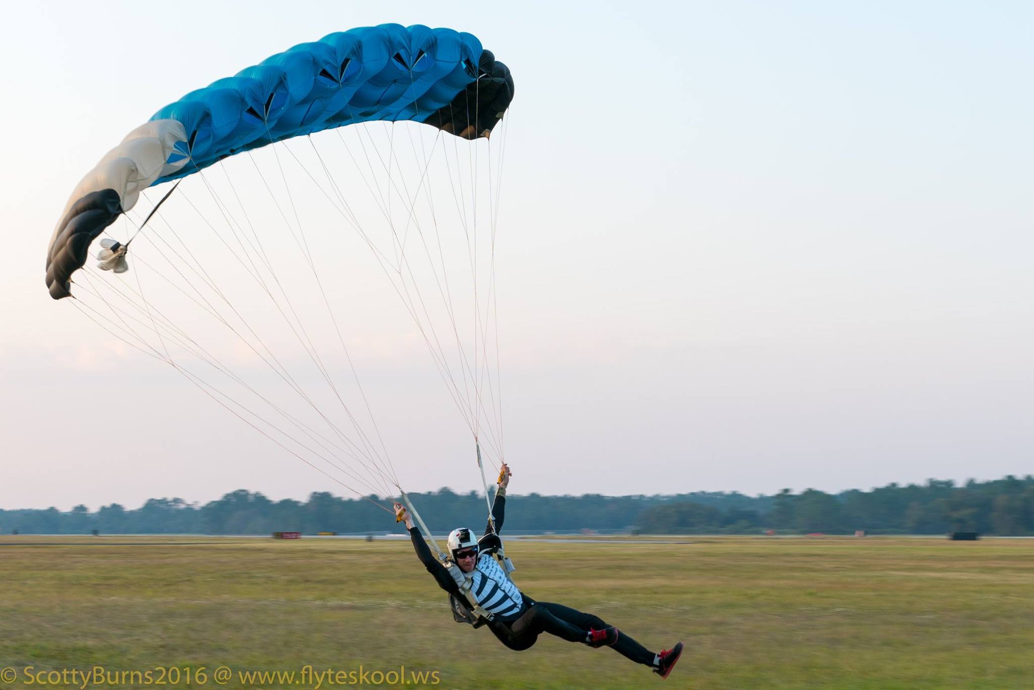 Jasper swooping a cobalt blue PD Valkyrie