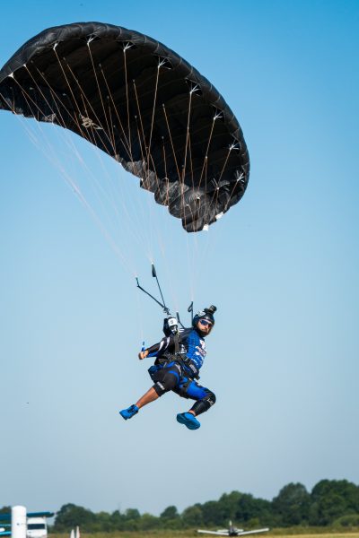 Mario Fattoruso swooping at the World Canopy Piloting Championships